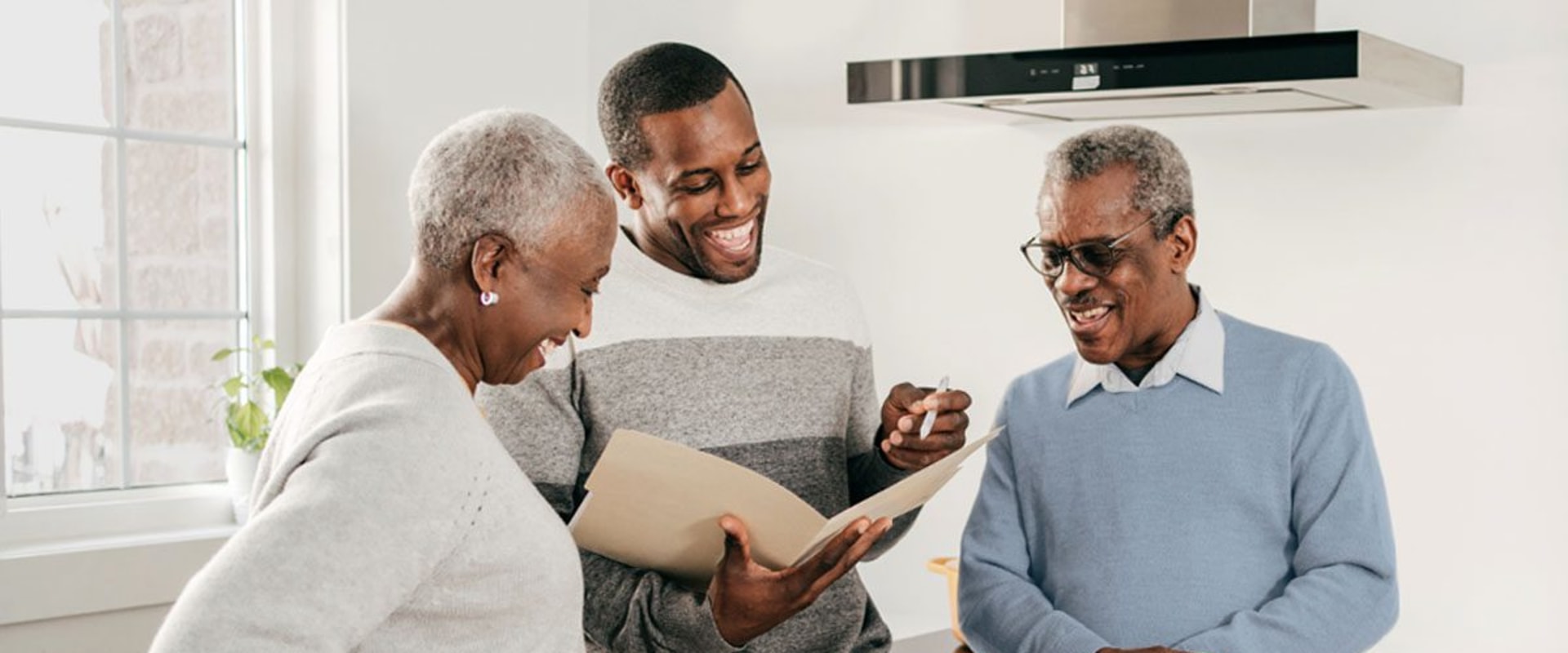 Do real estate agents have to disclose sale price?